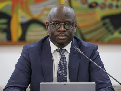 Le ministre des finances Cheikh Diba annonce une plainte via l’Agent Judiciaire de l’État dans l'affaire AAE Power