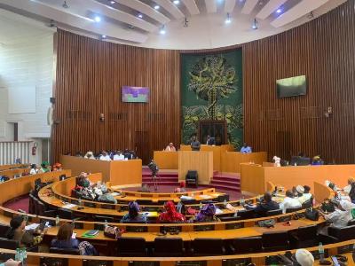 L’Assemblée gâte ses députés, santé et véhicules au programme