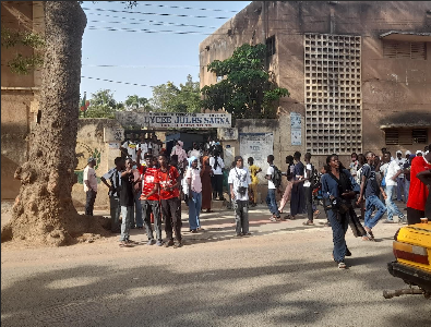 Arrestations d'une quinzaine d'élèves au lycée Jules Sagna de Thiès: leurs Camarades boycottent la suite des compositions et paralysent les cours...