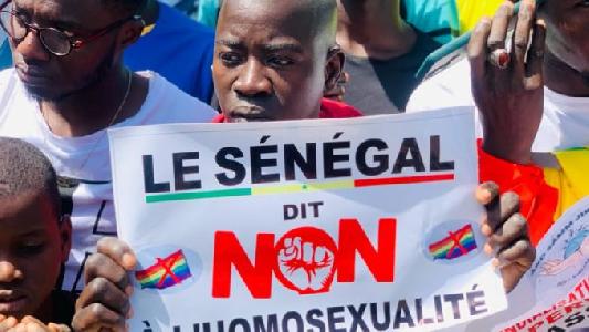 Bac Blanc : L’IA de Rufisque propose un sujet qui fait la promotion de l’homosexualité
